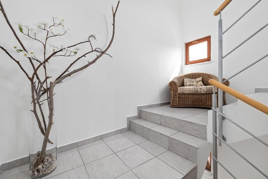 Primaxarya - Maisonette Right On The Main Square With Breath Taking 360 Views Of Apartment