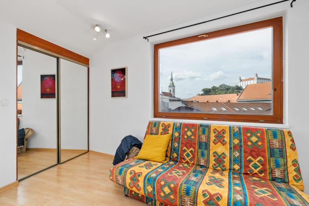 Apartment Primaxarya - Maisonette Right On The Main Square With Breath Taking 360 Views Of