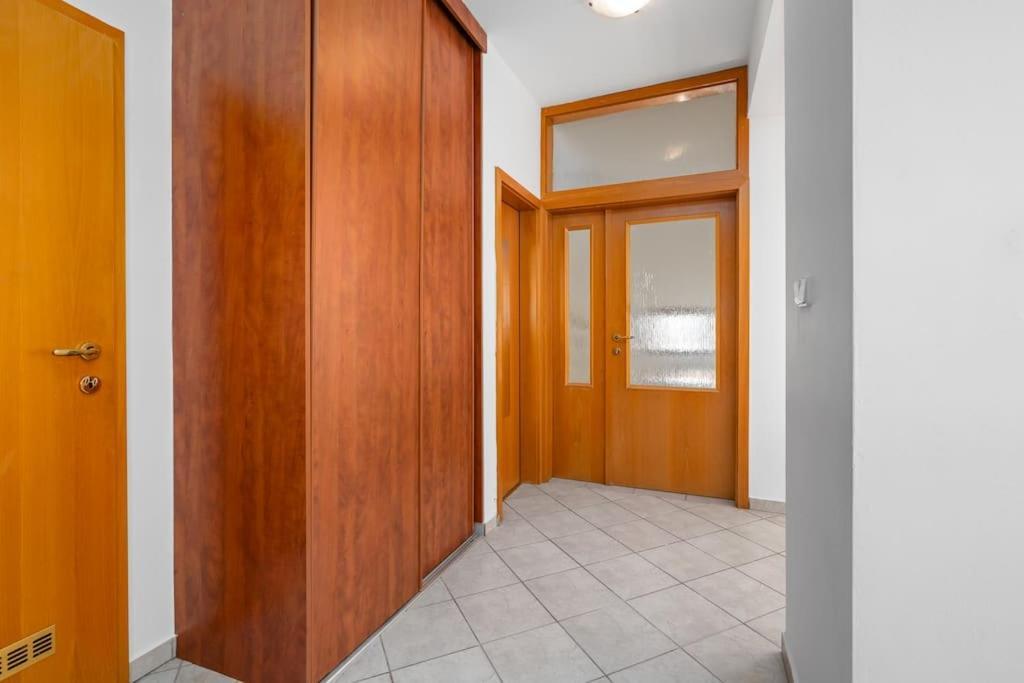 Primaxarya - Maisonette Right On The Main Square With Breath Taking 360 Views Of Apartment Bratislava