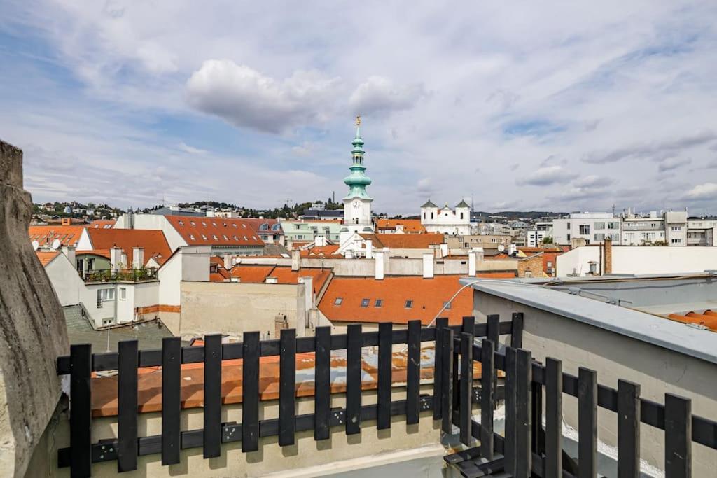 Primaxarya - Maisonette Right On The Main Square With Breath Taking 360 Views Of Bratislava