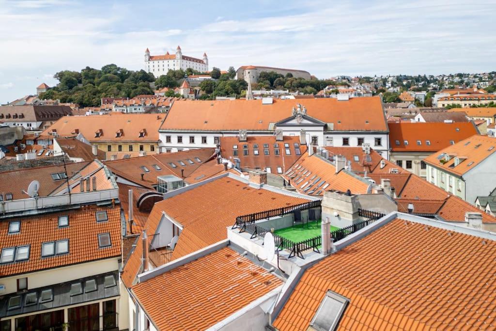 Primaxarya - Maisonette Right On The Main Square With Breath Taking 360 Views Of Apartment Bratislava